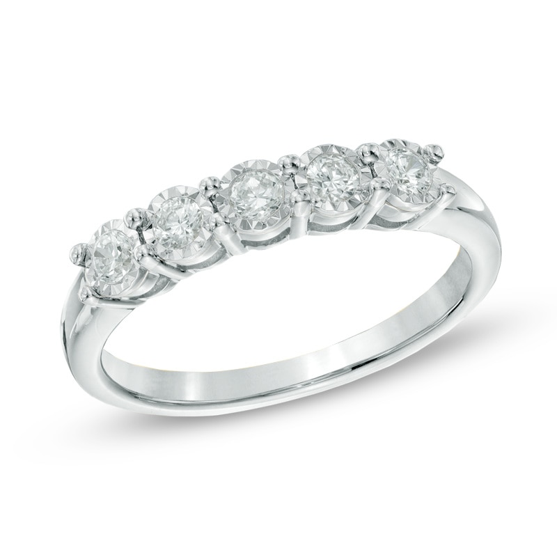 Previously Owned - Ladies' 0.25 CT. T.W. Diamond Five Stone Band in 10K White Gold|Peoples Jewellers