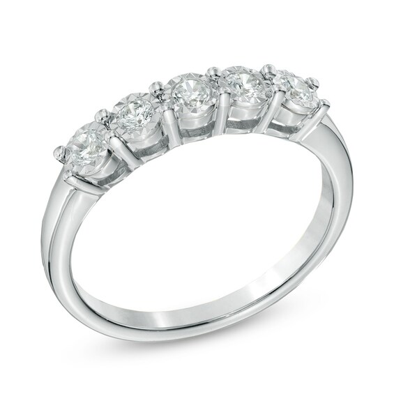 Previously Owned - Ladies' 0.25 CT. T.W. Diamond Five Stone Band in 10K White Gold