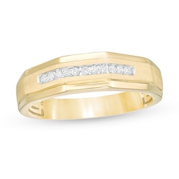 Previously Owned - 0.10 CT. T.W. Diamond Wedding Band in 14K Gold
