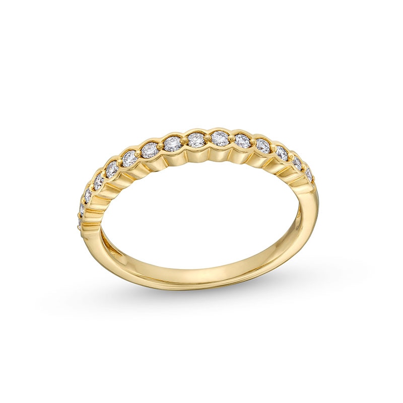 Previously Owned - 0.25 CT. T.W. Diamond Scallop Edge Anniversary Band in 10K Gold