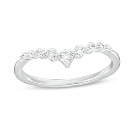 Previously Owned - 0.25 CT. T.W. Diamond Graduated Chevron Anniversary Band in 14K White Gold
